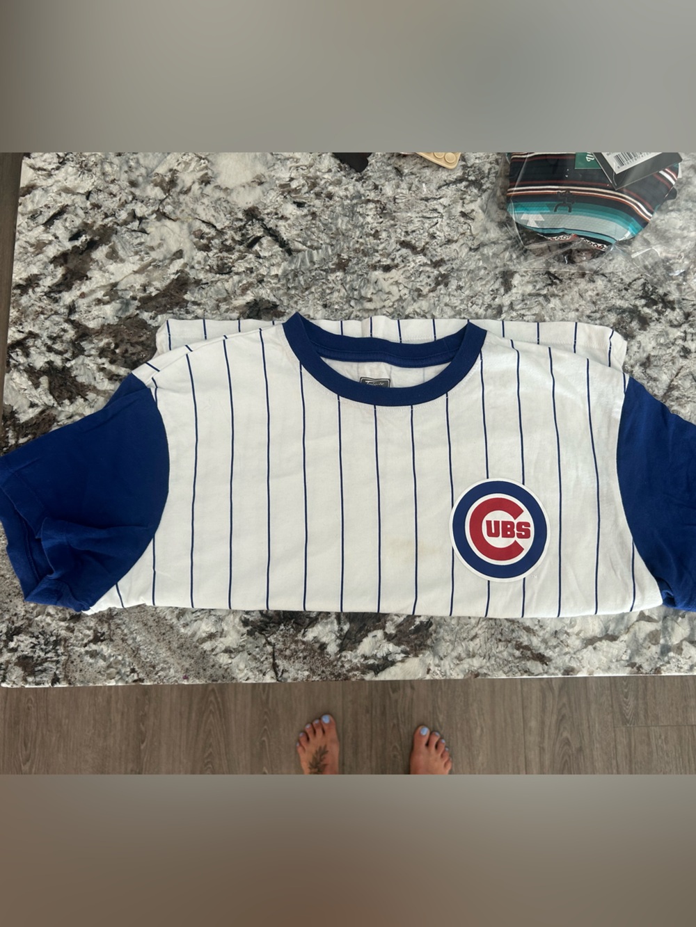 Chicago Cubs MLB Pinstripe Baseball Jersey T‑Shirt fromTailgate Women’s Sz Med - Picture 5 of 6
